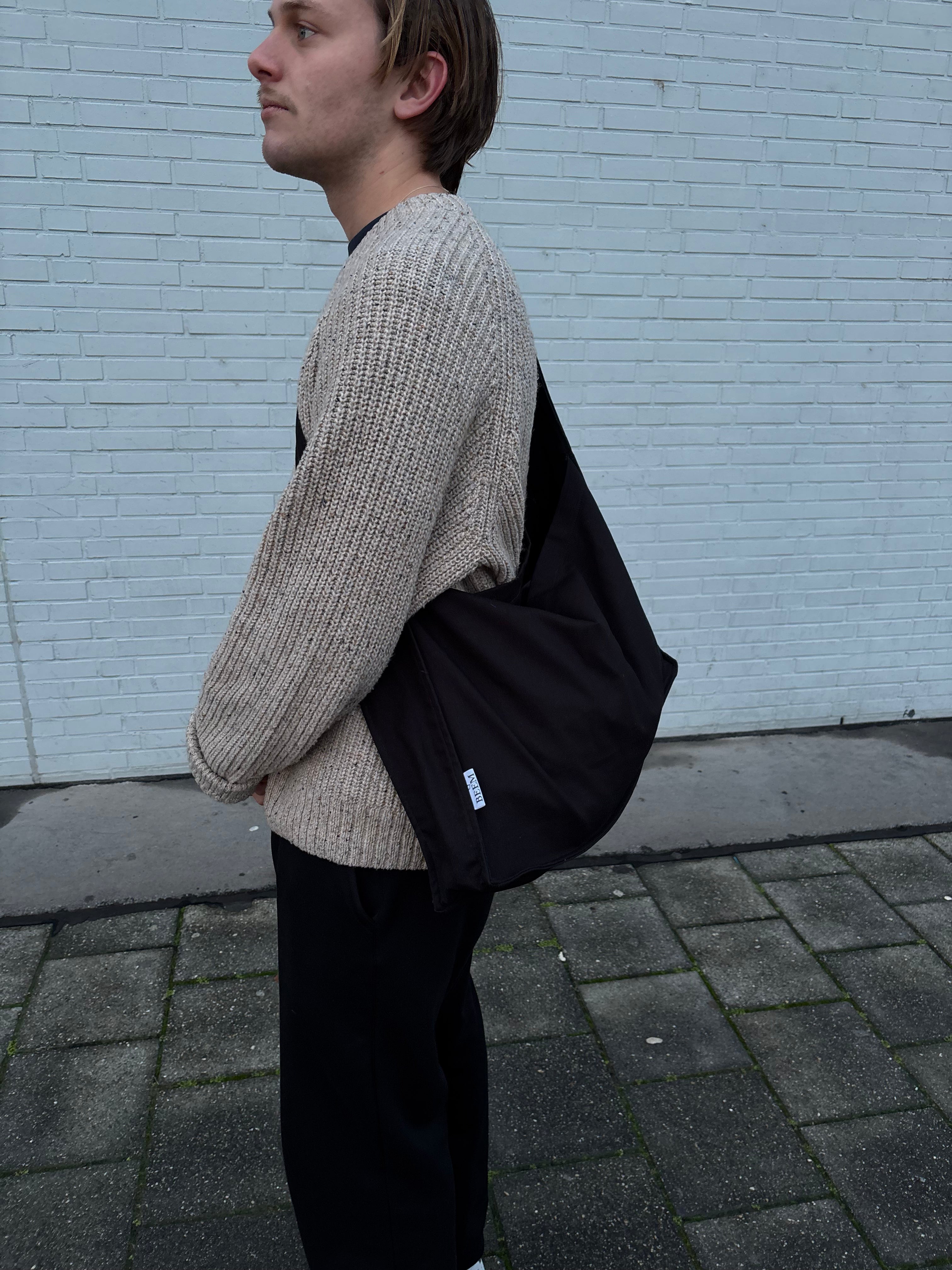 CLASSIC CROSSBODY - BASIC BLACK